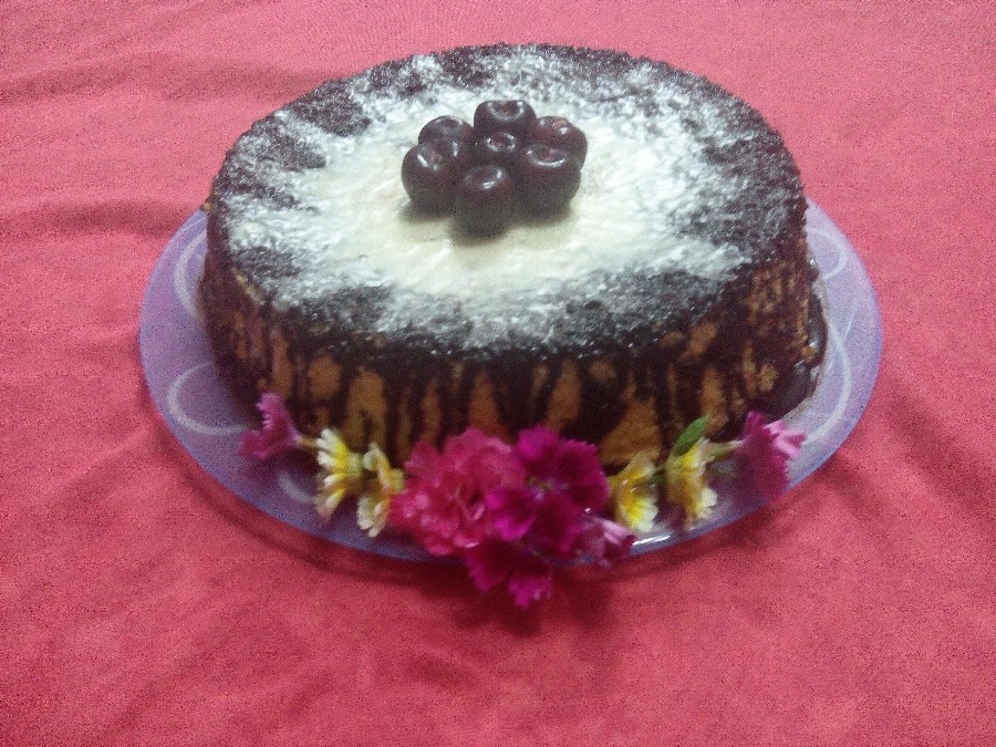 عکس کیک ساده خانگی با روکش شکلات