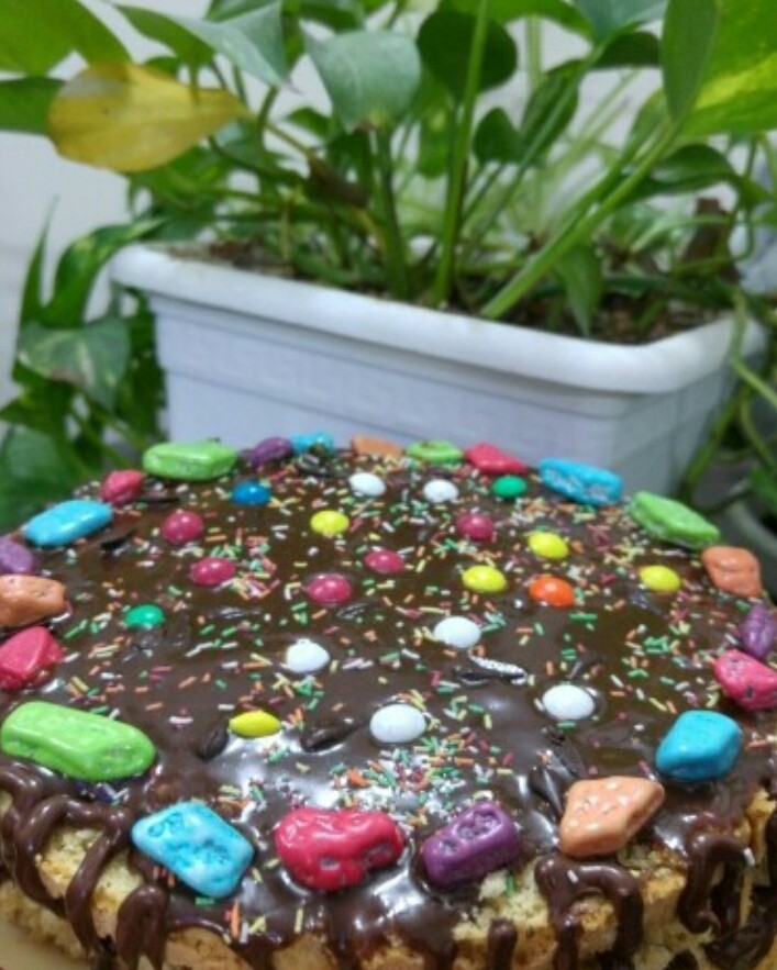 عکس کیک پر از گاناش و نوتلا .هراندازه شکلات دوست دارید لایک کنید ...