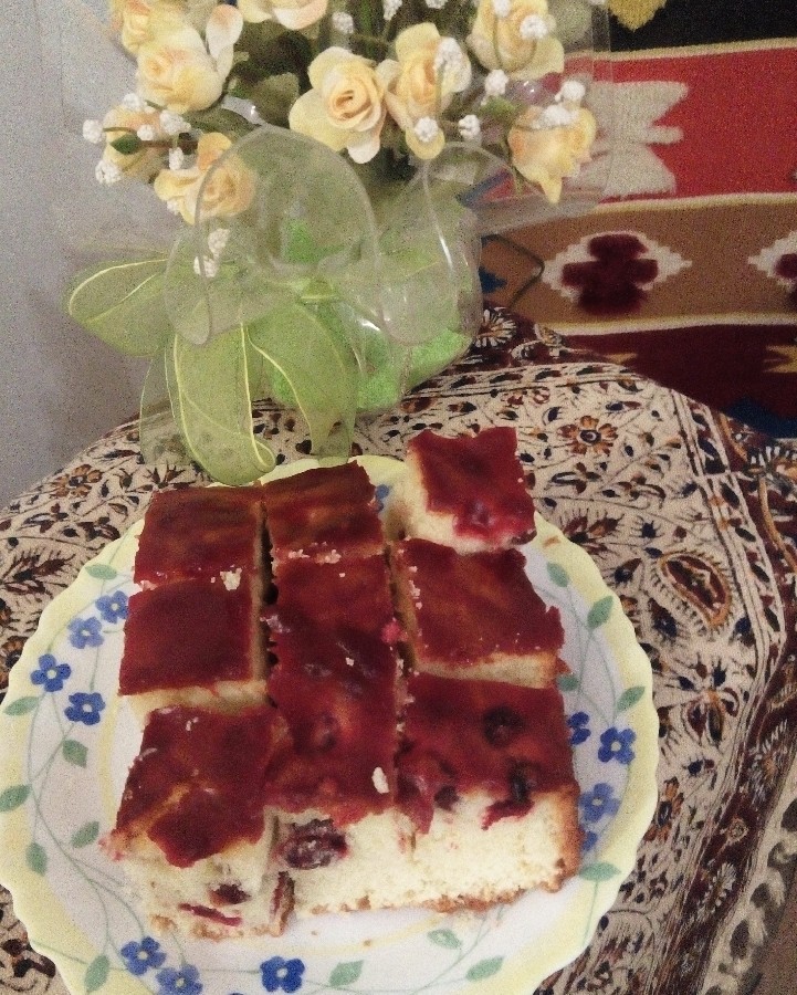 عکس کیک آ لبالو با سس آ لبالو ، بسیار خوشمزه .