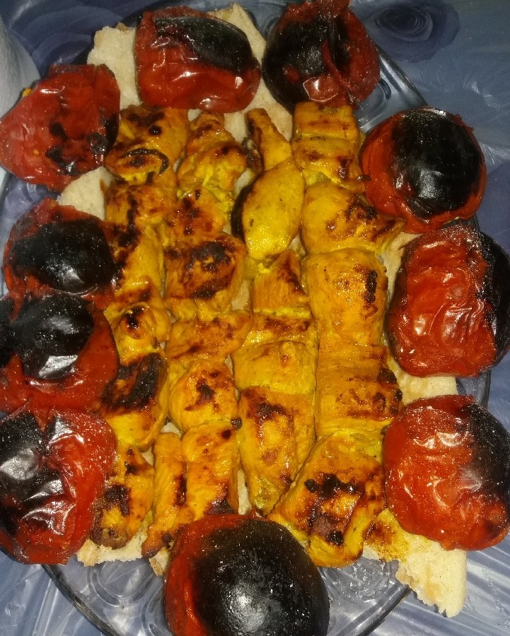 عکس جوجه ‌کباب زعفرانی با گوجه برای مهمونی 