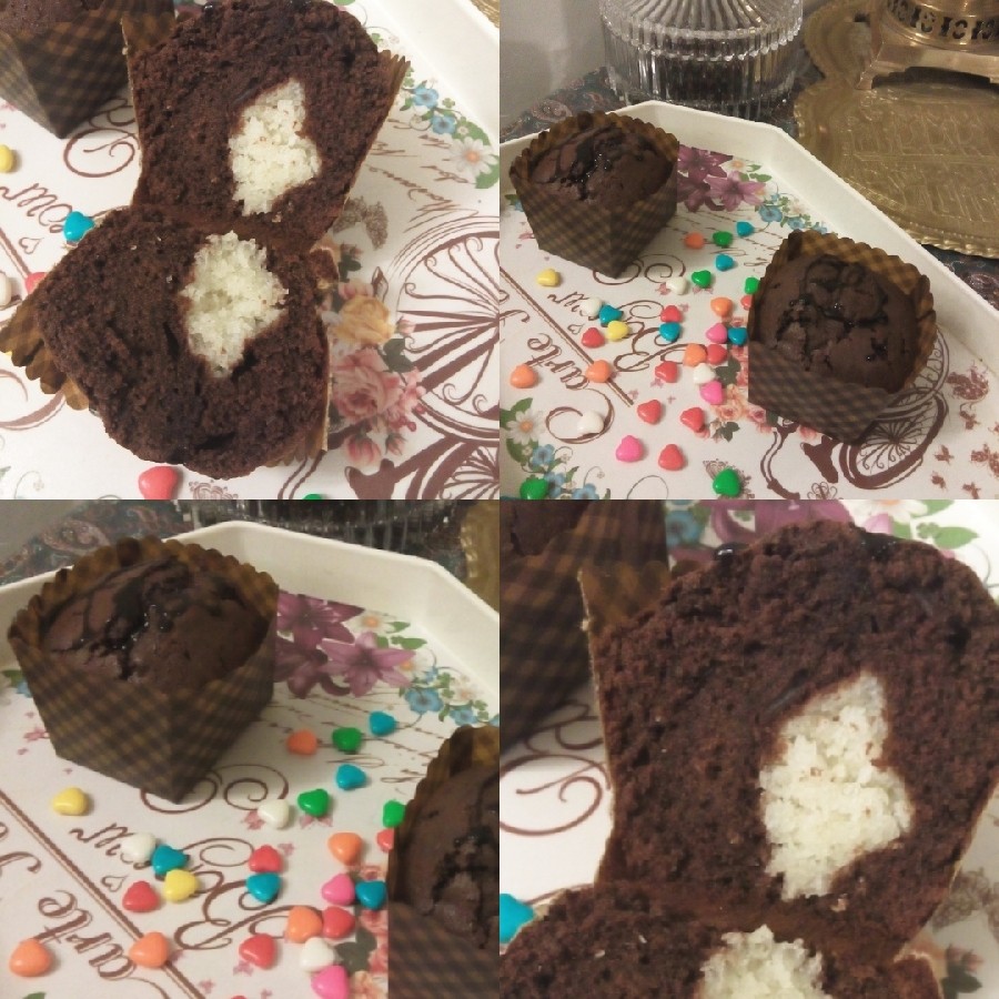 عکس کاپ کیک شکلاتی با مغز وانیلی و رویه مخصوص