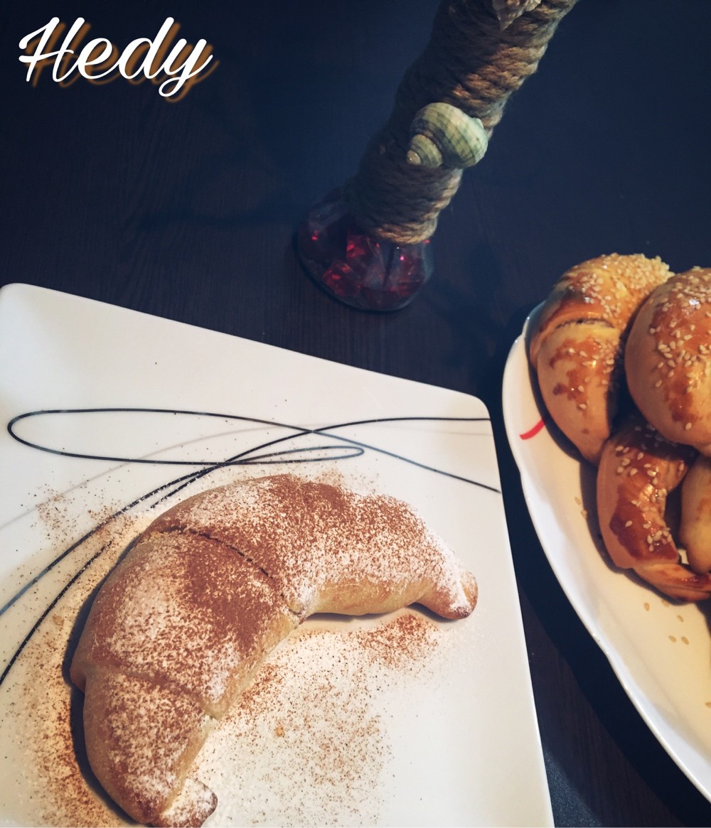 عکس نان سیب و دارچین با خمیر جادویی
