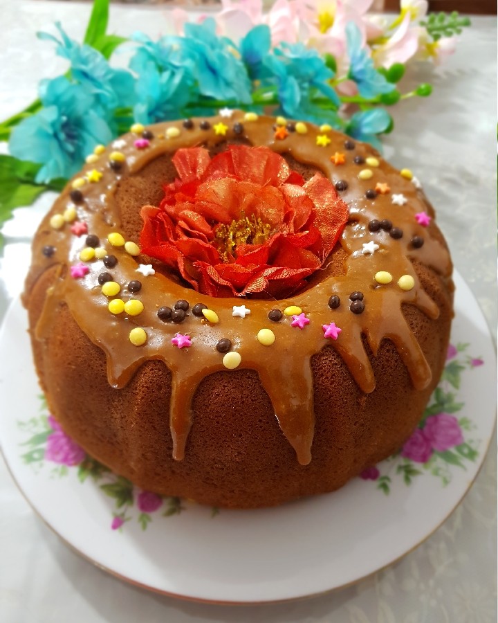 عکس کیک هل و‌گلاب و زعفران