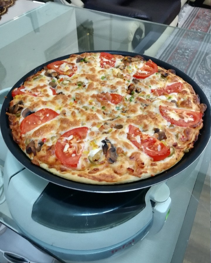 عکس پیتزا با خمیر ترکی?????