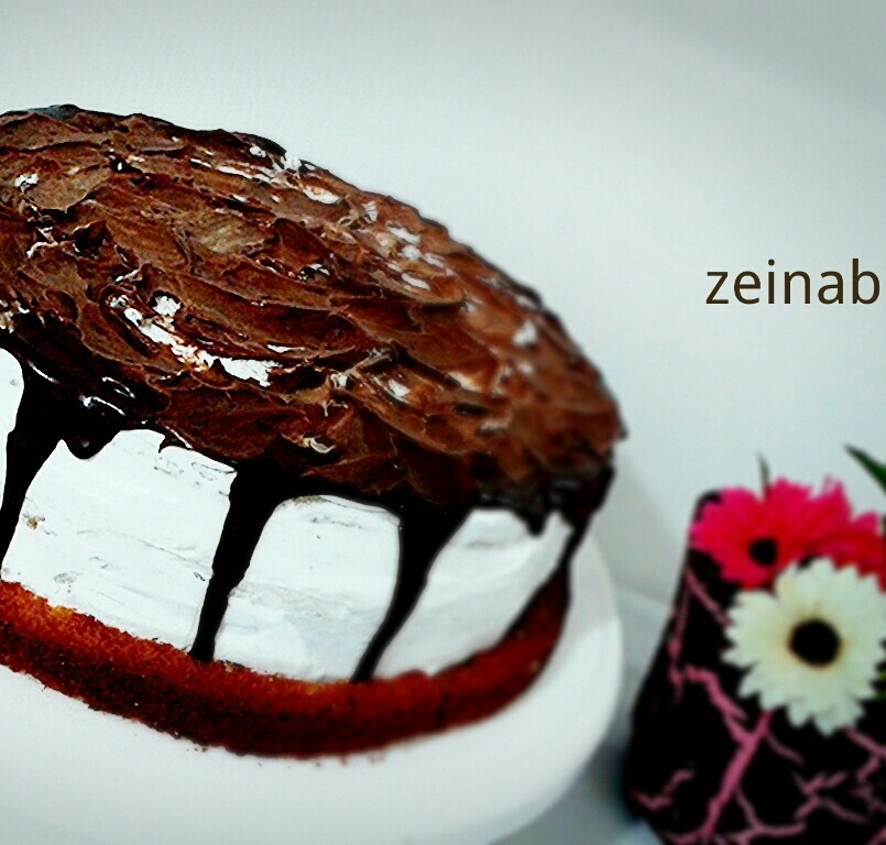عکس کیک با رویه ی کرم شکلاتی