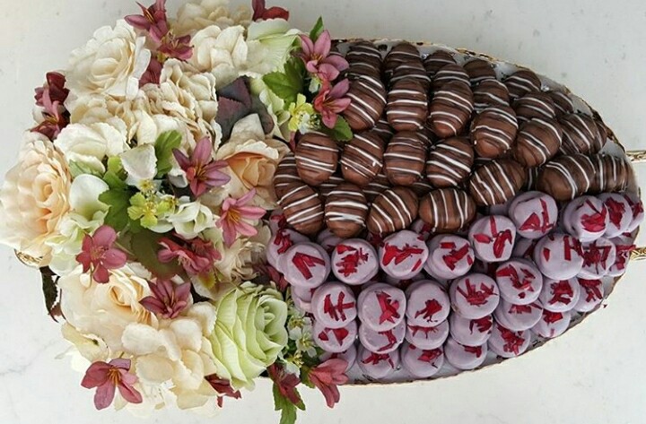 عکس شکلات بامغز اجیل و خرمای شکلاتی
