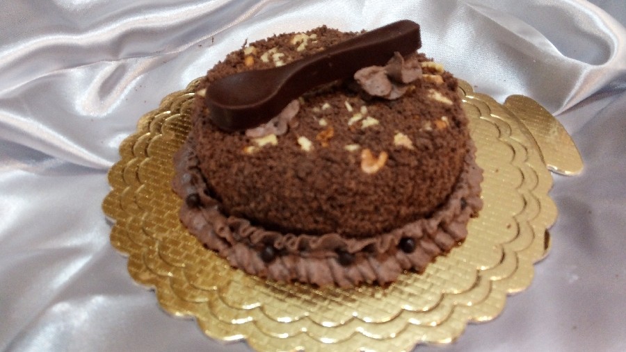 عکس کیک شکلاتی با خامه پنیری نسکافه