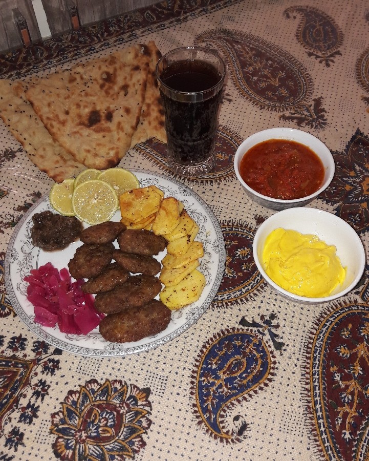 کتلت وخورش ماست 