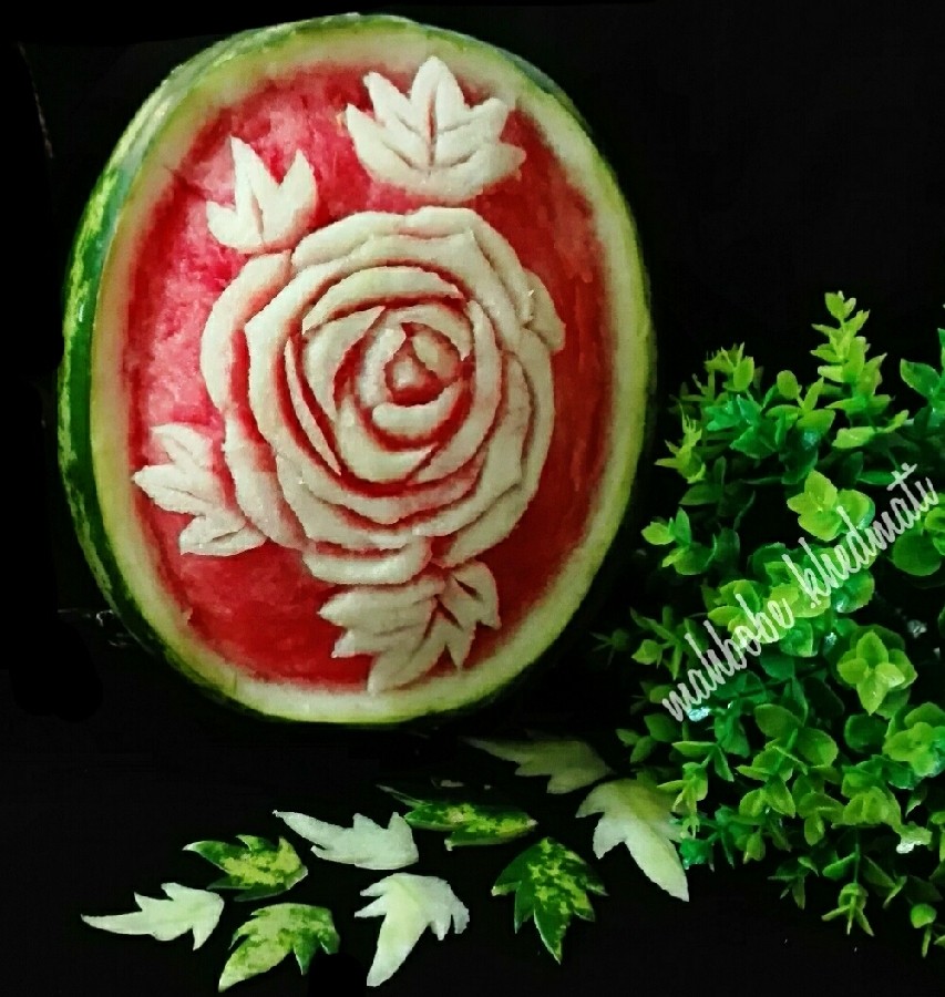 عکس حکاکی روی هندوانه