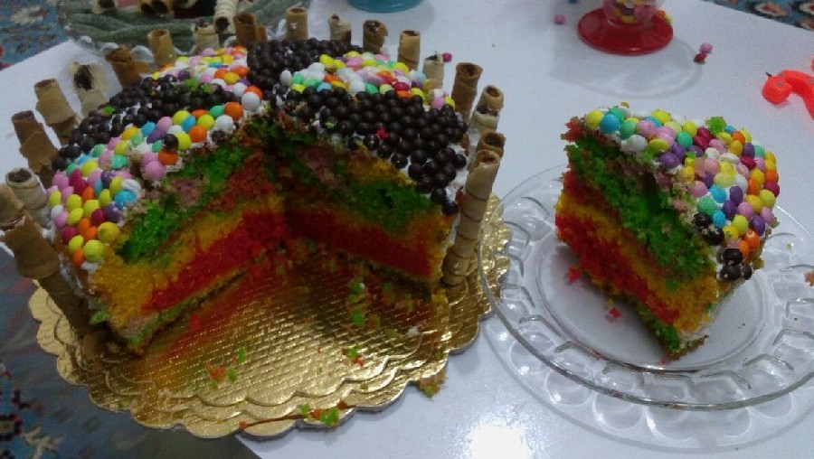 یه کیک تولد خوشمزه