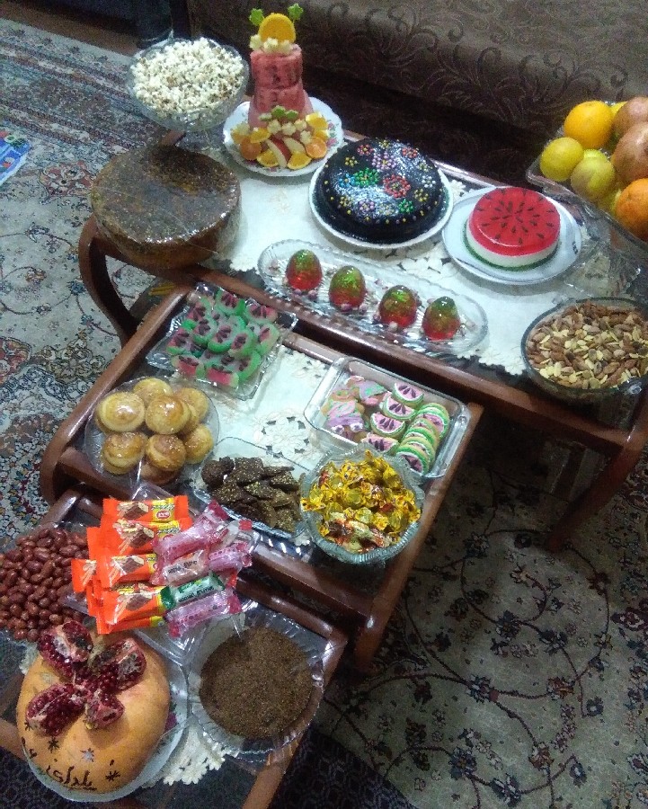 عکس میز شب چله