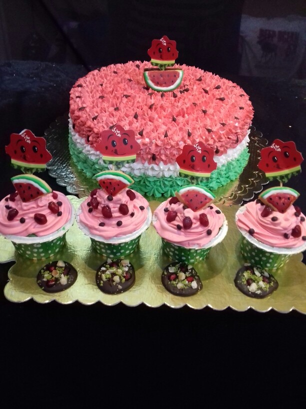 عکس کیک مدل هندوانه وکاپ کیکای یلدایی ما