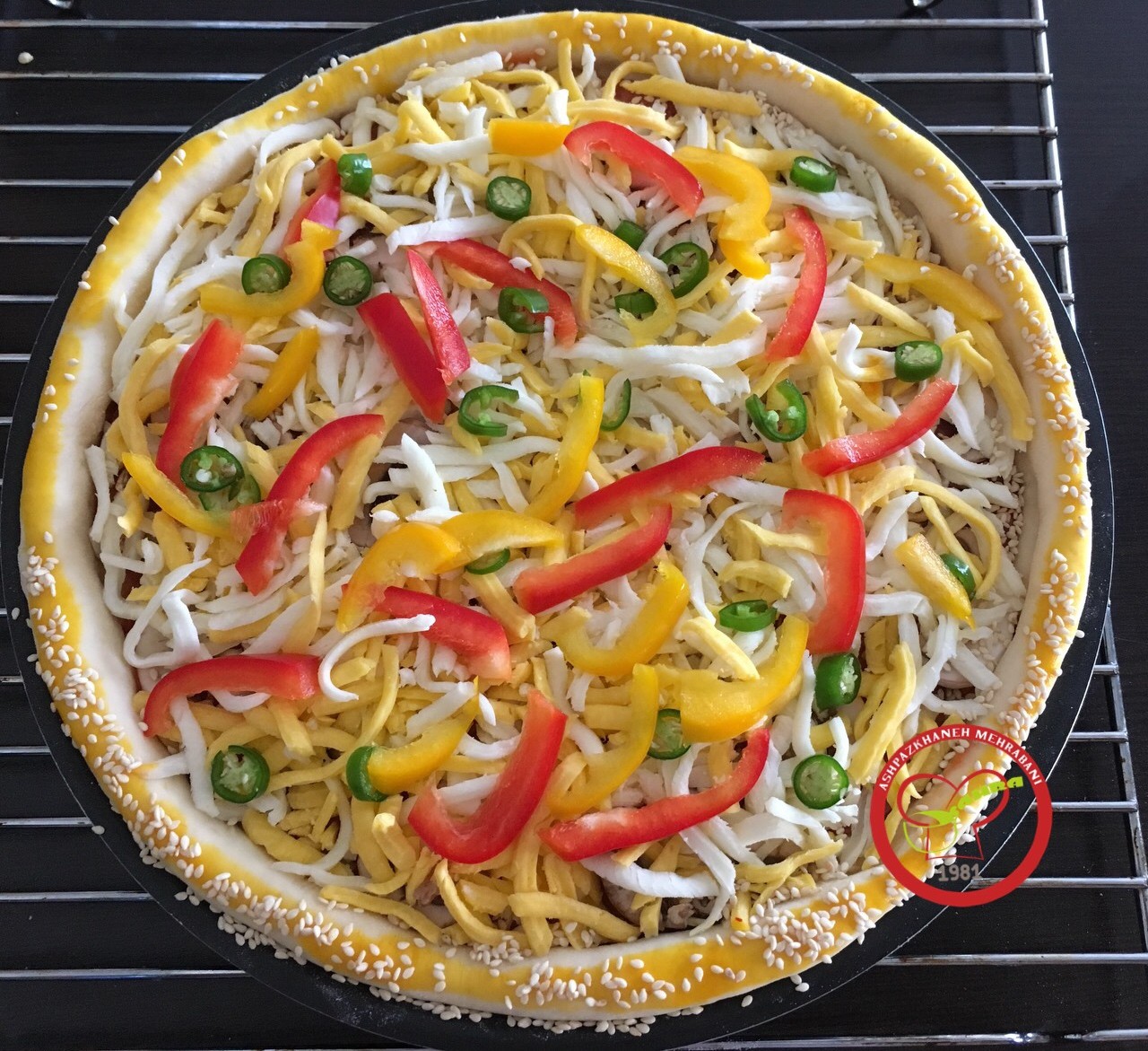 عکس پيتزا قبل از پخت(خمير پيتزا)