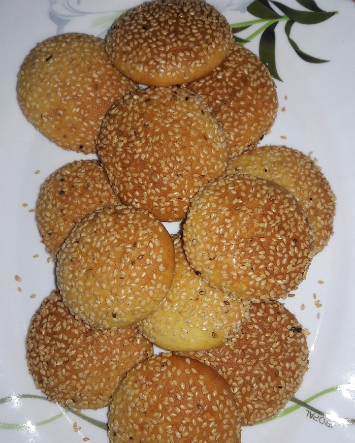 عکس کلوچه کنجدی