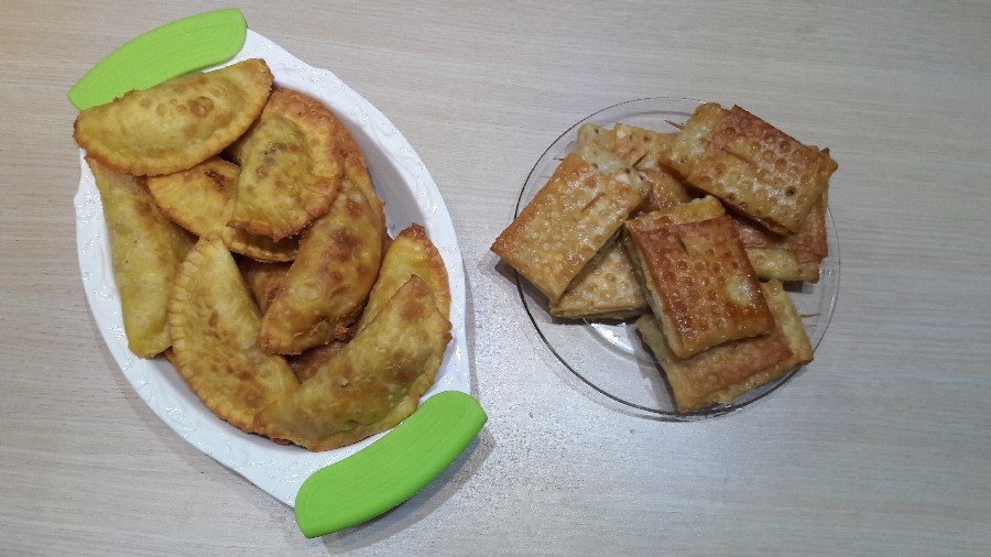 عکس پیراشکی و سمبوسه پیتزایی