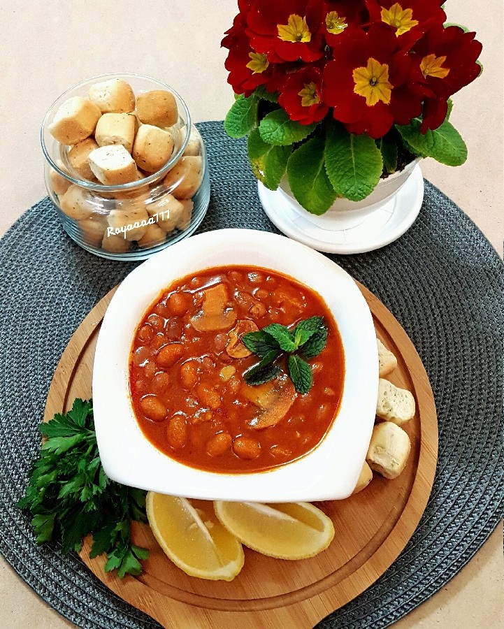 عکس خوراک لوبیا با قارچ