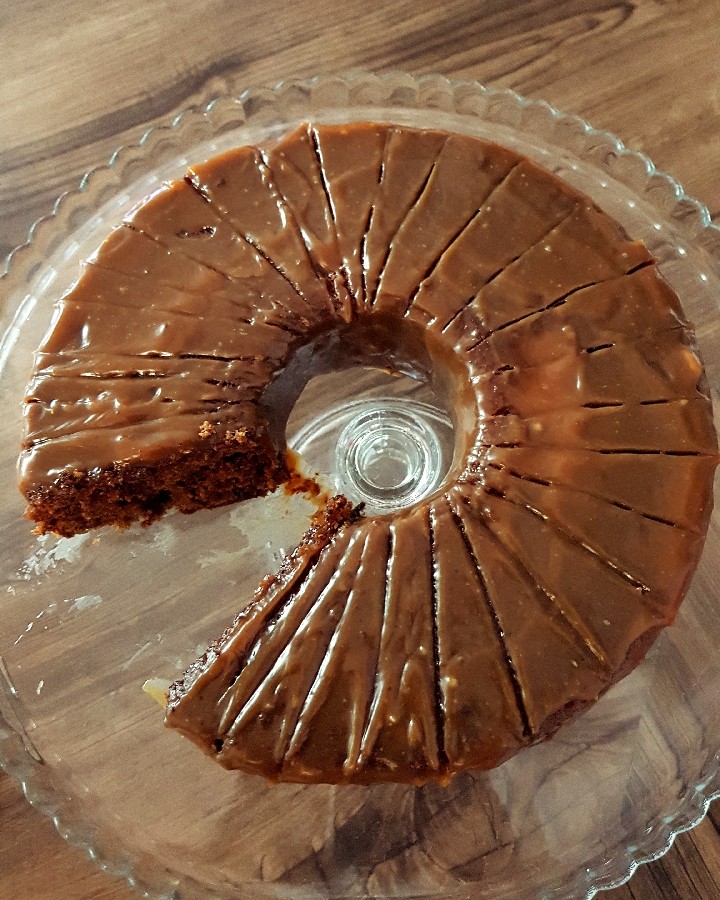 عکس کیک خرمای چسبناک (sticky date cake)