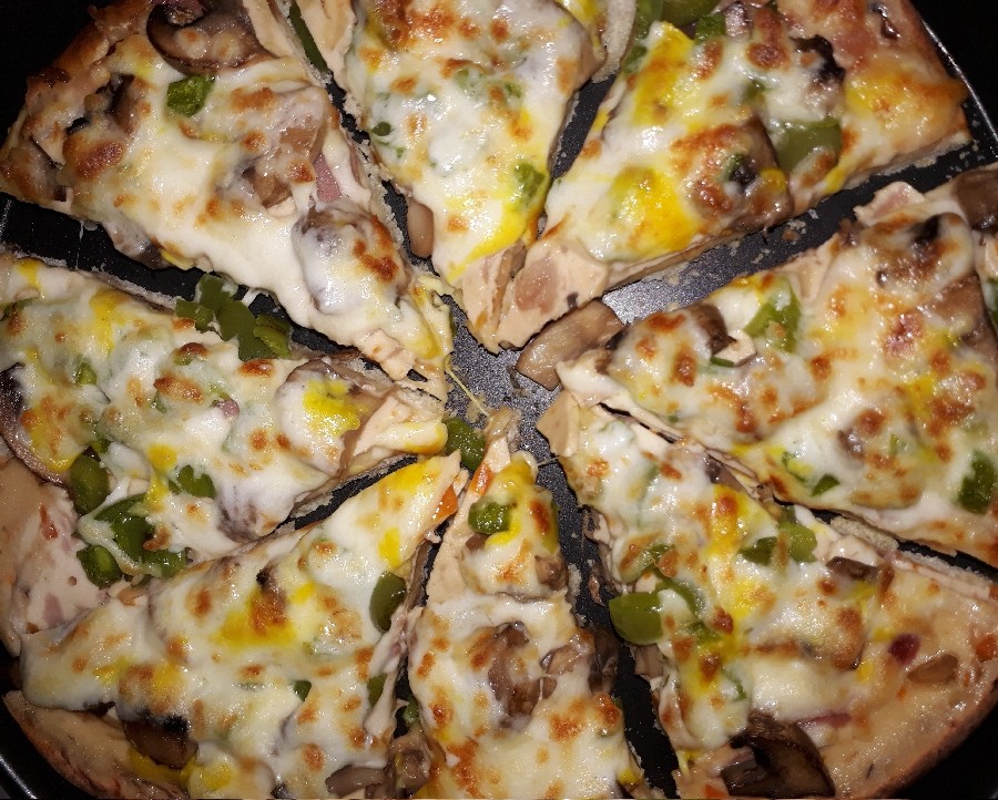 پیتزا ژامبون مرغ