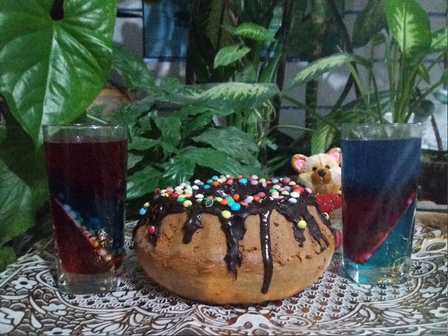 کیک وانیلی همراه با ژله دورنگ