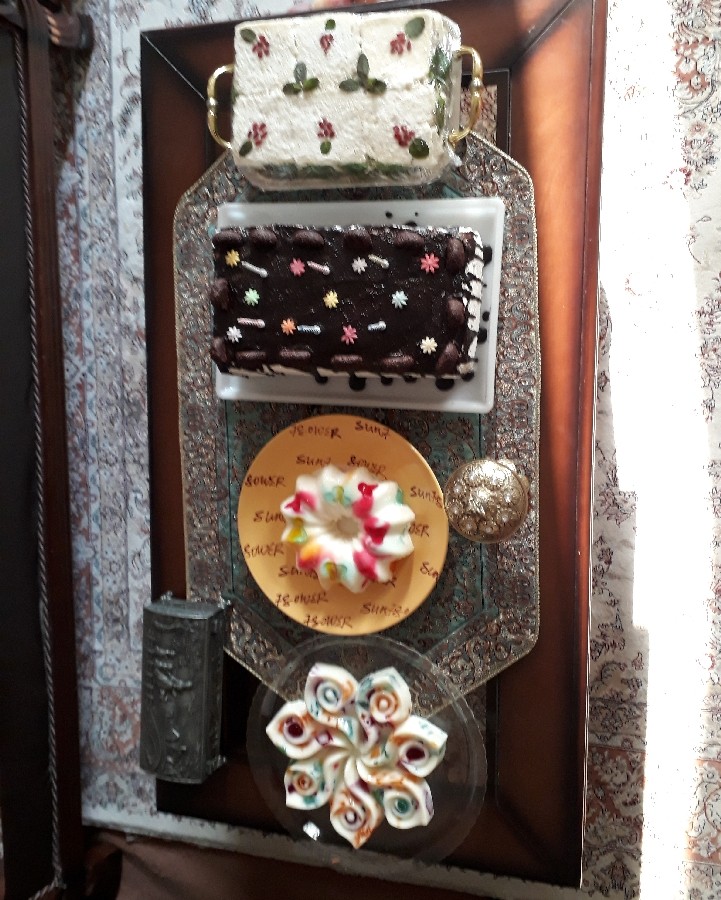 عکس کیکمرغ# کیک شکلاتی#فرنی بستنی# ژله شیشه خورده برای تولد دختر گلم کیک عالی شده بود#