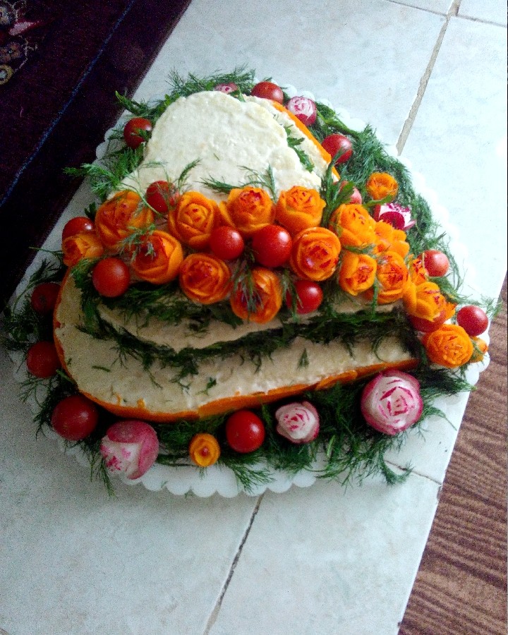 عکس این سالاد الویه قلبی تقدیم به عاشقای پاپیونی روز عشقتون مبارک لحظات عشقولانه ای در کنار عشققتون داشته باشید