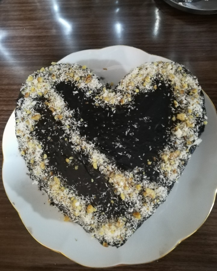 عکس اینم از اولین کیک ولنتاین من و عشقم که خودم پختم ???