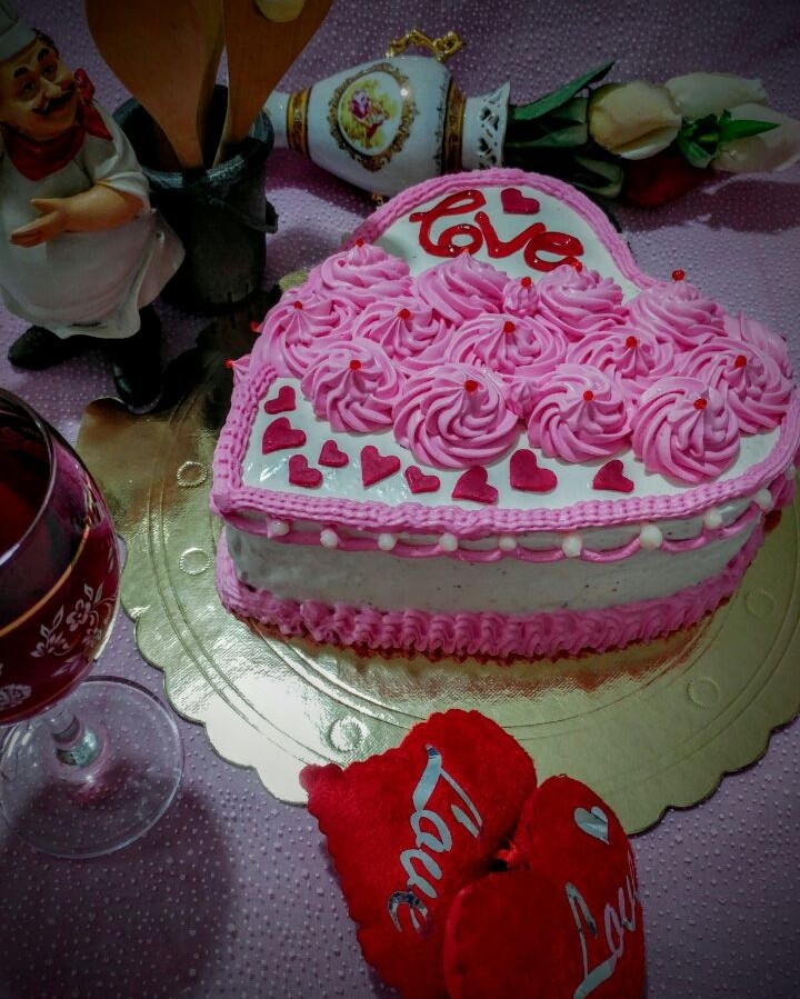 اینم کیک من برای ولنتاین 