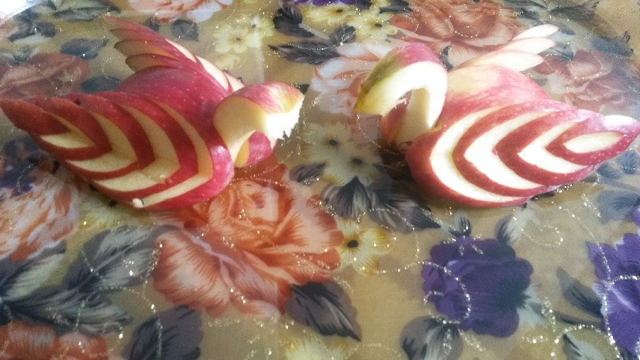 تزئین خیلی خوشکل با سیب قرمز