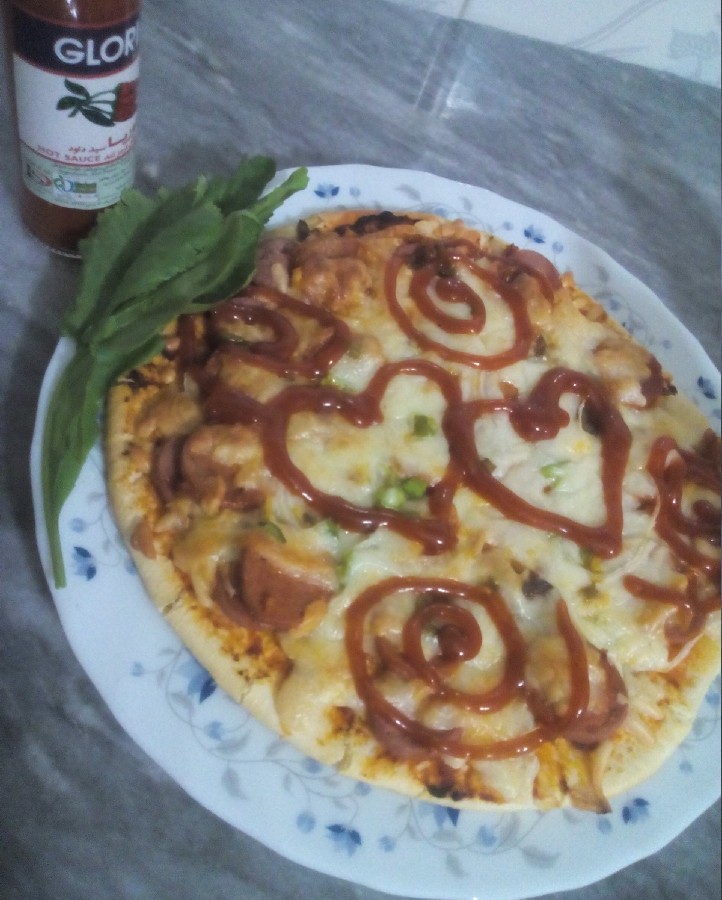 #پیتزا
برای اولین بار درست کردم جاتون خالی خوب شده بود با تشکر از دستور پخت پاپیون???? ❤❤