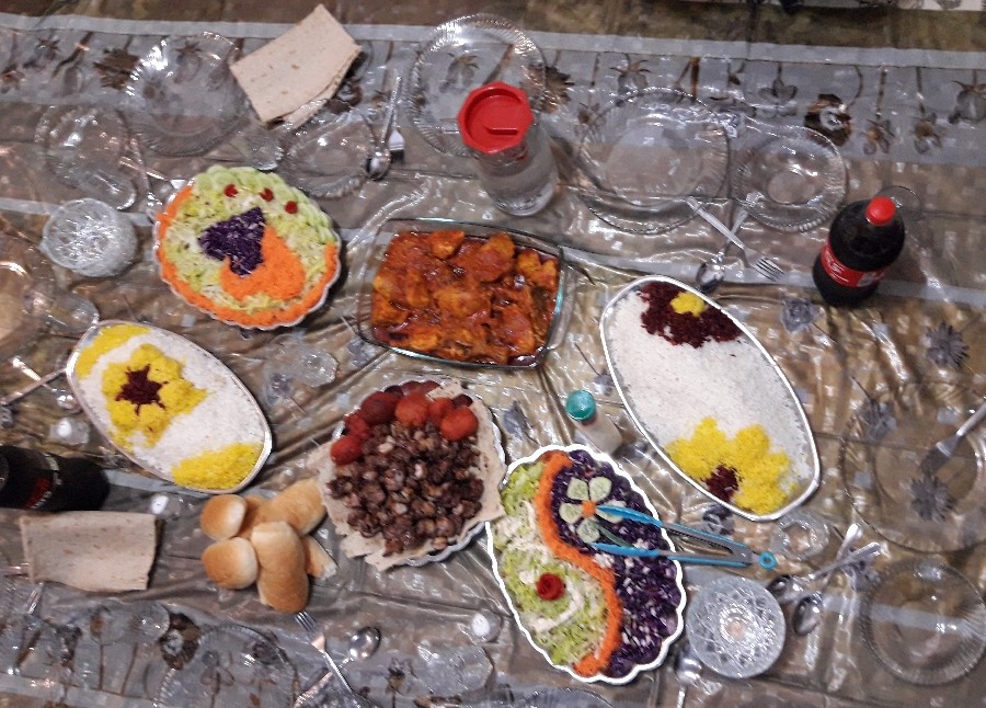 زرشک پلو با مرغ مجلسی و کباب و مخلفات