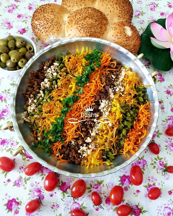 عکس خوراک قفقازی
ناهار امروزم
چارشنبه سوریتون مبارک.