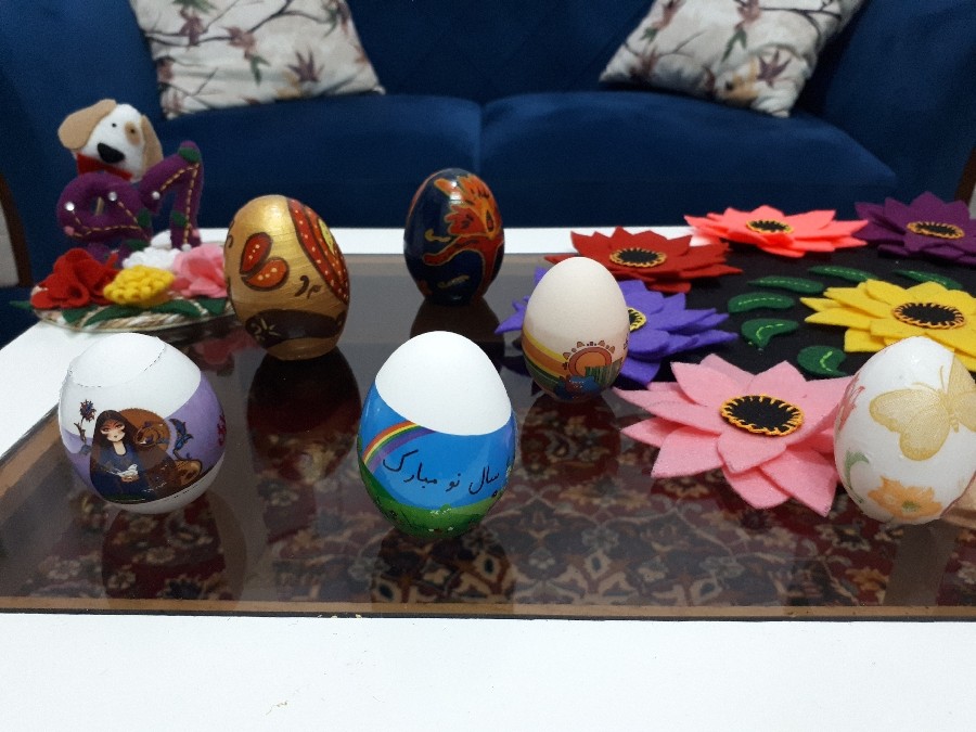 تخم مرغ های دکوپاژ و رنگ شده 
