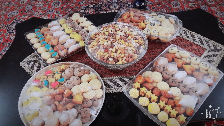 عکس اینم شیرینی های نوروز من