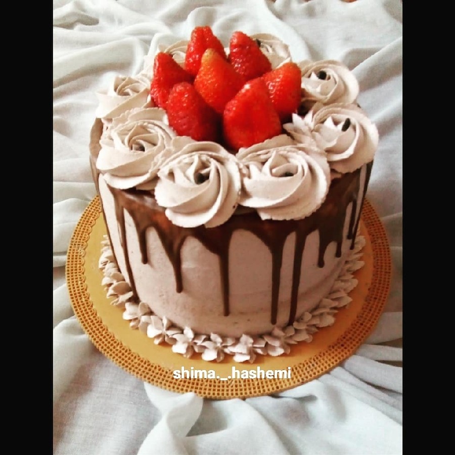 عکس کیک تولد شکلاتی 
فیلینگ خامه موز گردو و خامه شکلاتی?