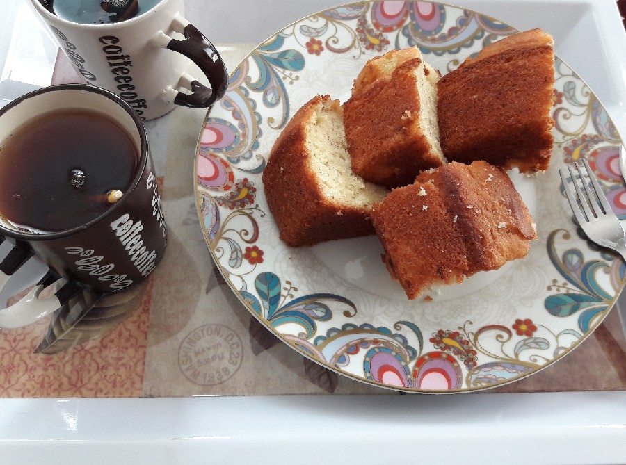 کیک وانیلی با فیلینگ موز