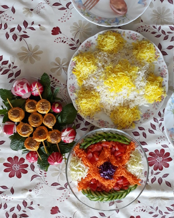 عکس کباب دورنگ رولی ناهار روز سه شنبه من و عطا