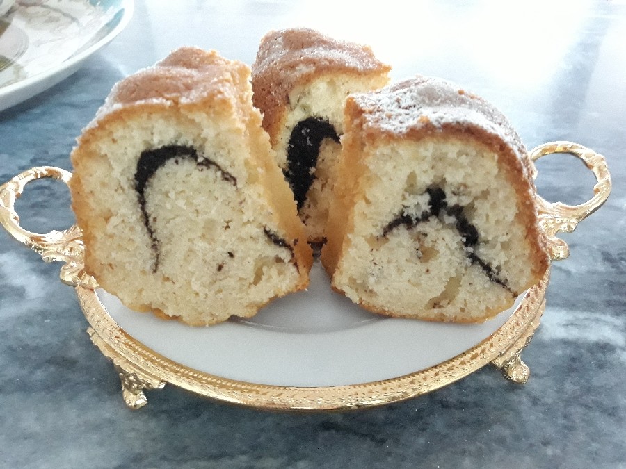 عکس برش خورده کیک دورنگ