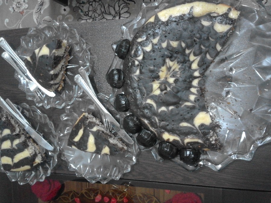 عکس کیک زبرا و شکلات قالبی
