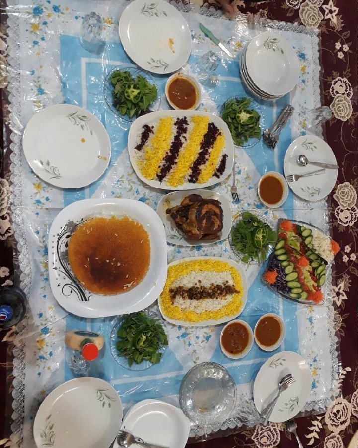 سفره ی غذای خوش مزه