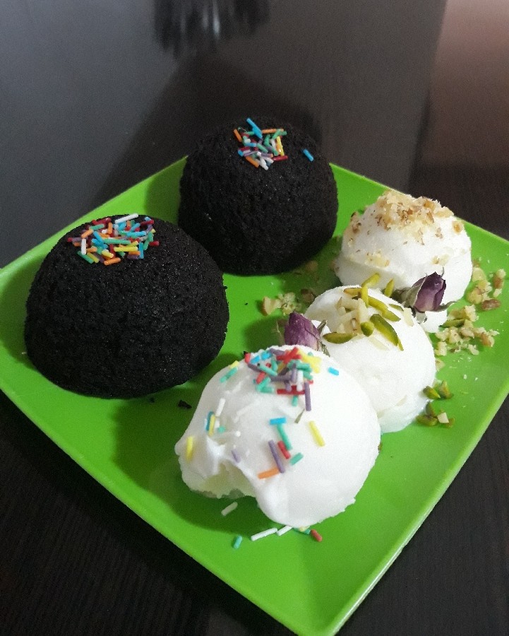 عکس کیک فنجونی با بستنی یهویییییی