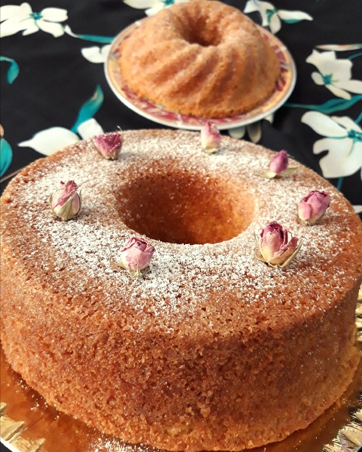 عکس کیک هل و گلاب و زعفران