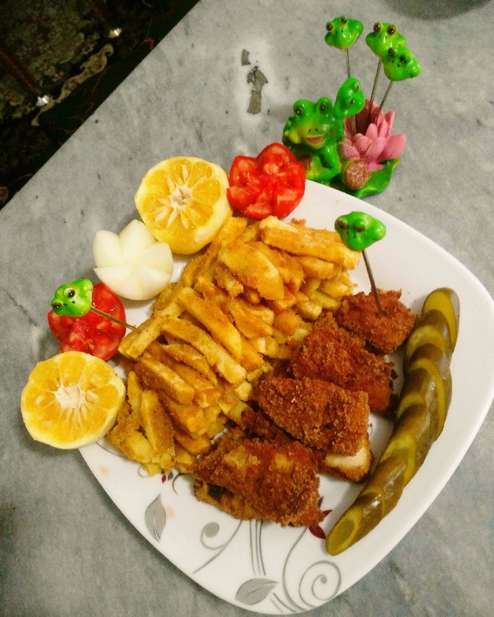 عکس مرغ و سیب زمینی سوخاری