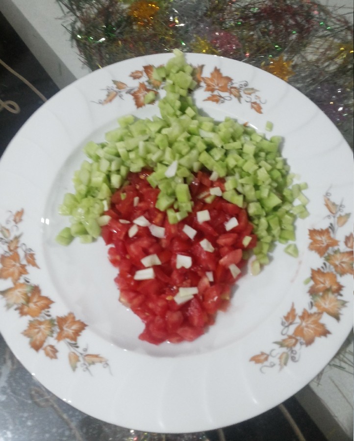 سالاد نگینی توت فرنگی