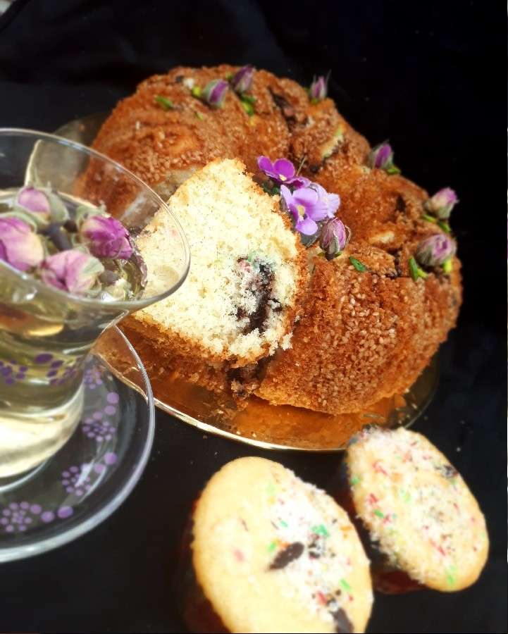 عکس کیک گردویی باشکلات چیپسی