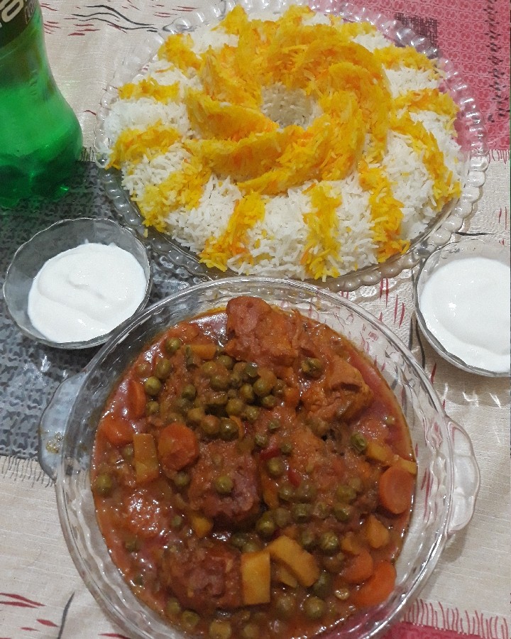 شام امشب من خورشت نخودفرنگی بامرغ 