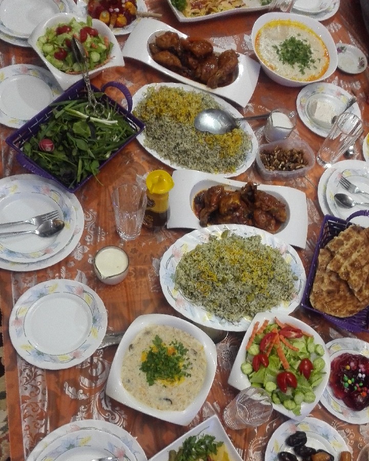 عکس گوشه ای از سفره همسر جانه برادر جان