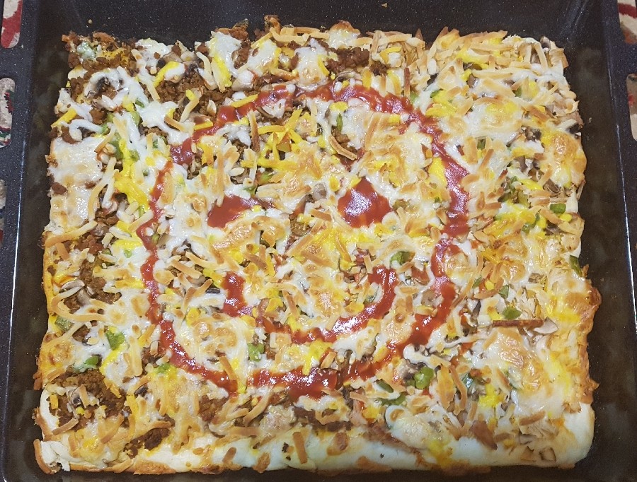 عکس پیتزا مرغ و گوشت و قارچ 