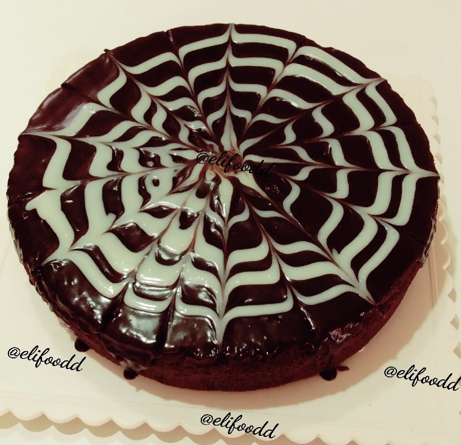عکس کیک گاتوشا با روکش شکلات 
