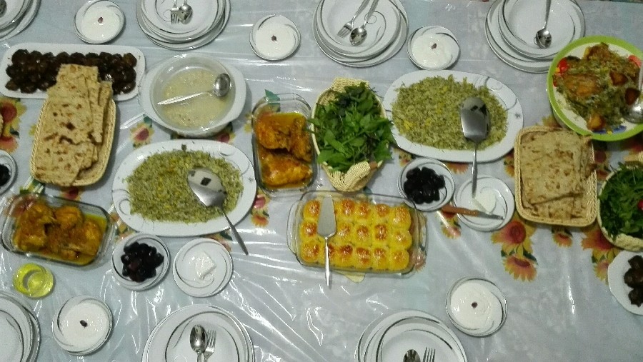 عکس آخرین ضیافت افطاری در ماه رمضانی که گذشت.
