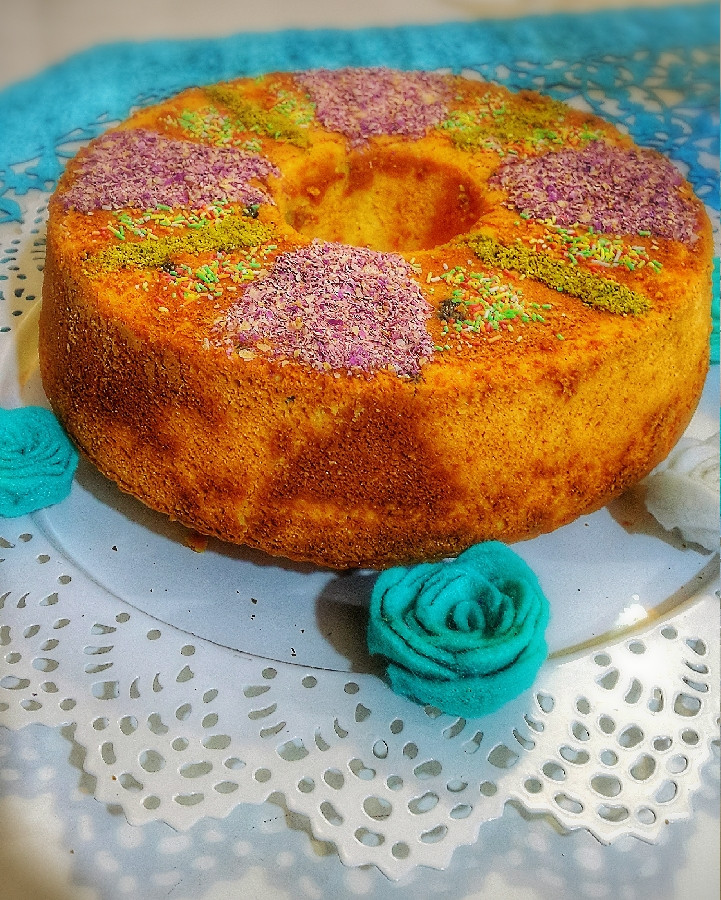 عکس کیک گلاب و زعفران